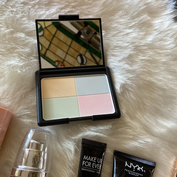 Huge bundle of foundation/contouring/bronzer- mixed brands! - Picture 8 of 12